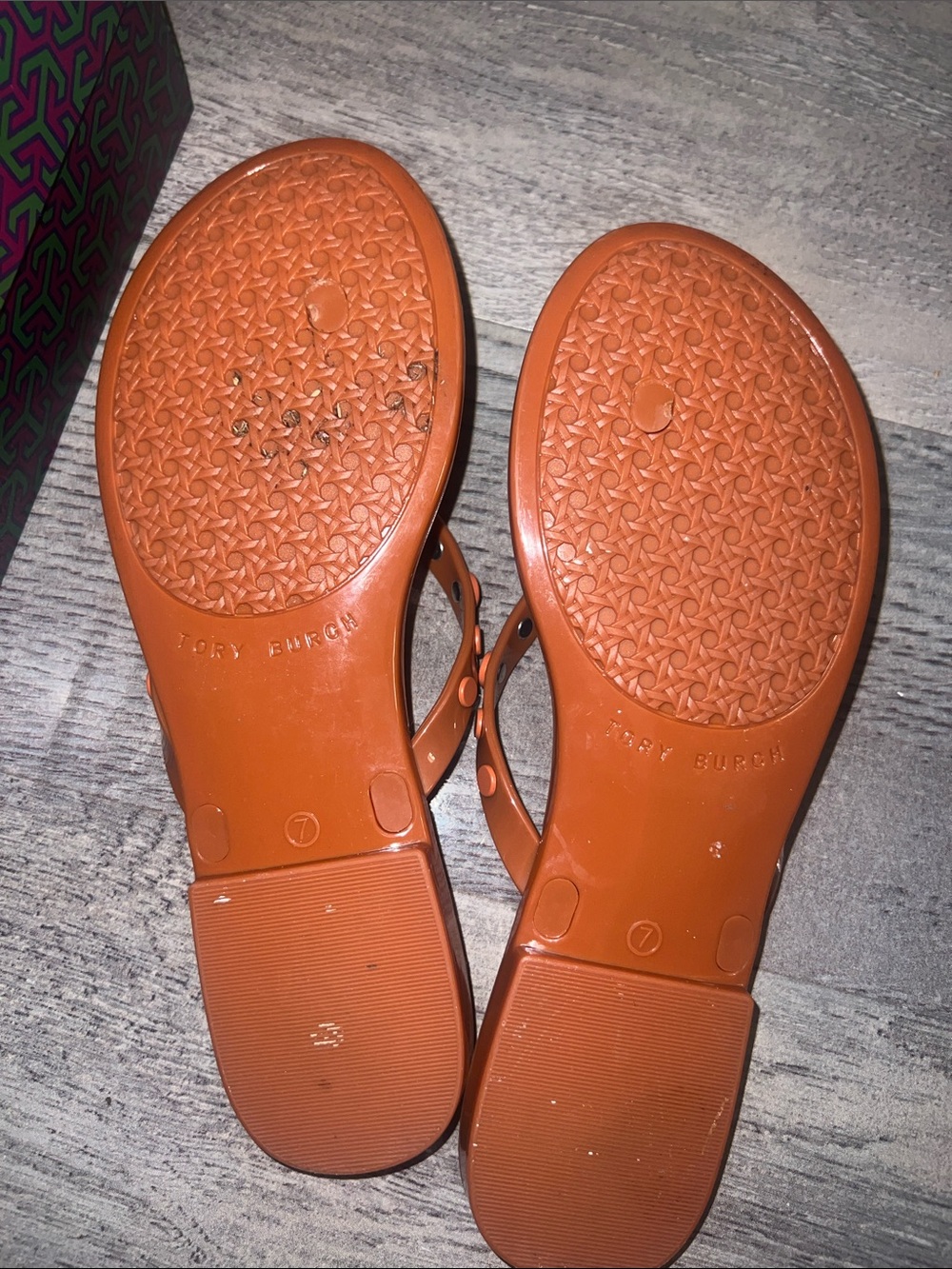 Tory Burch - Canela Studded Jelly Thong Sandal with Logo Accentsr - Picture 4 of 4